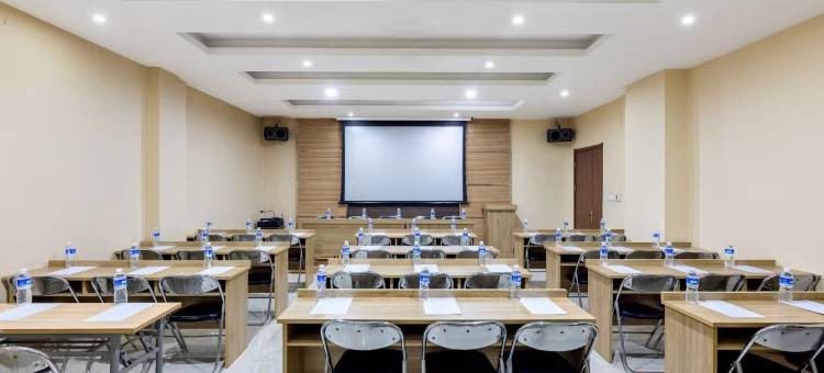 如家睿柏·云酒店(石家庄行唐唐尧大道西桥头店)图片