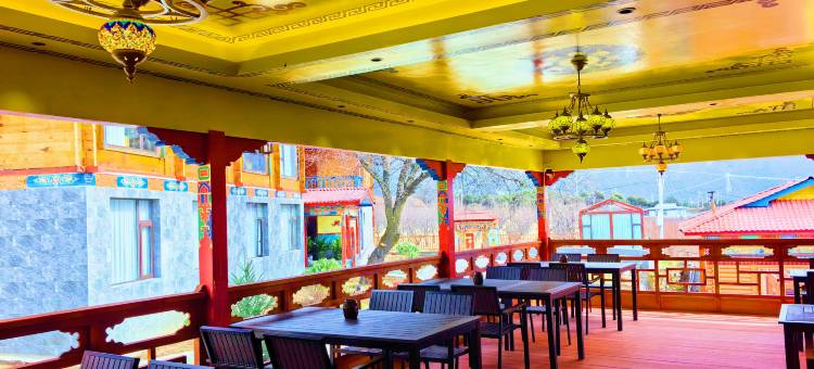 波密雍藏·嘎朗山居图片