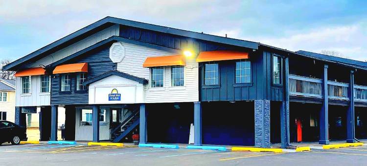 休伦港戴斯套房酒店(Days Inn & Suites by Wyndham Port Huron)图片