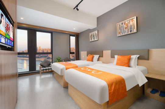 重庆途寓酒店(阳光城五里店地铁站店)