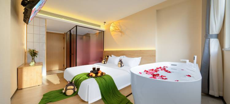 龙猫精灵酒店(昆明老街南屏街店)图片