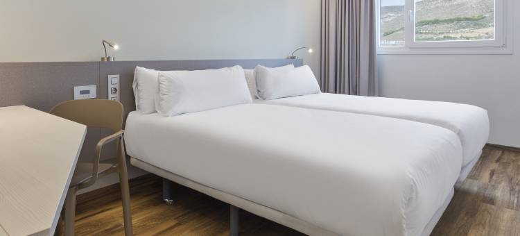 民宿酒店阿尔梅里亚维卡尔(B&B Hotel Almería Vicar)图片