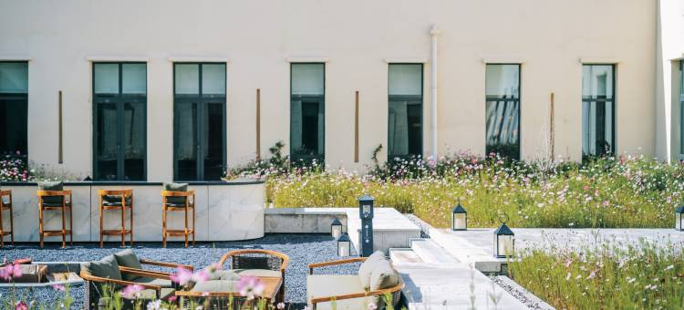 日喀则十里芳菲夏宫疗愈酒店图片