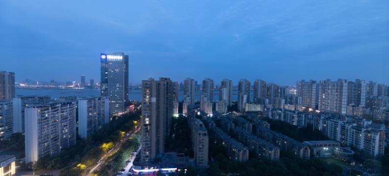 遇蝶主题酒店(南昌红谷滩店)图片