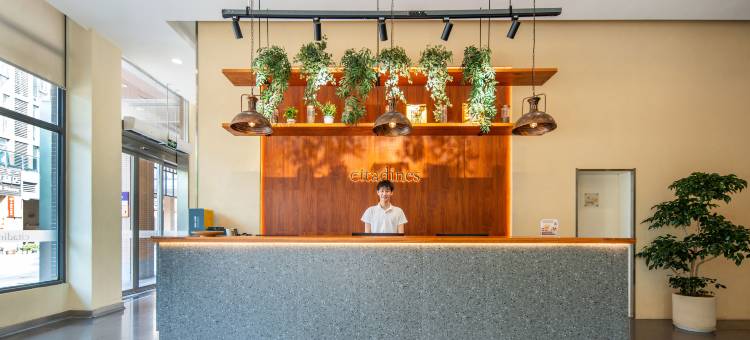 武汉馨乐庭沌口公寓酒店(武汉体育中心店)图片