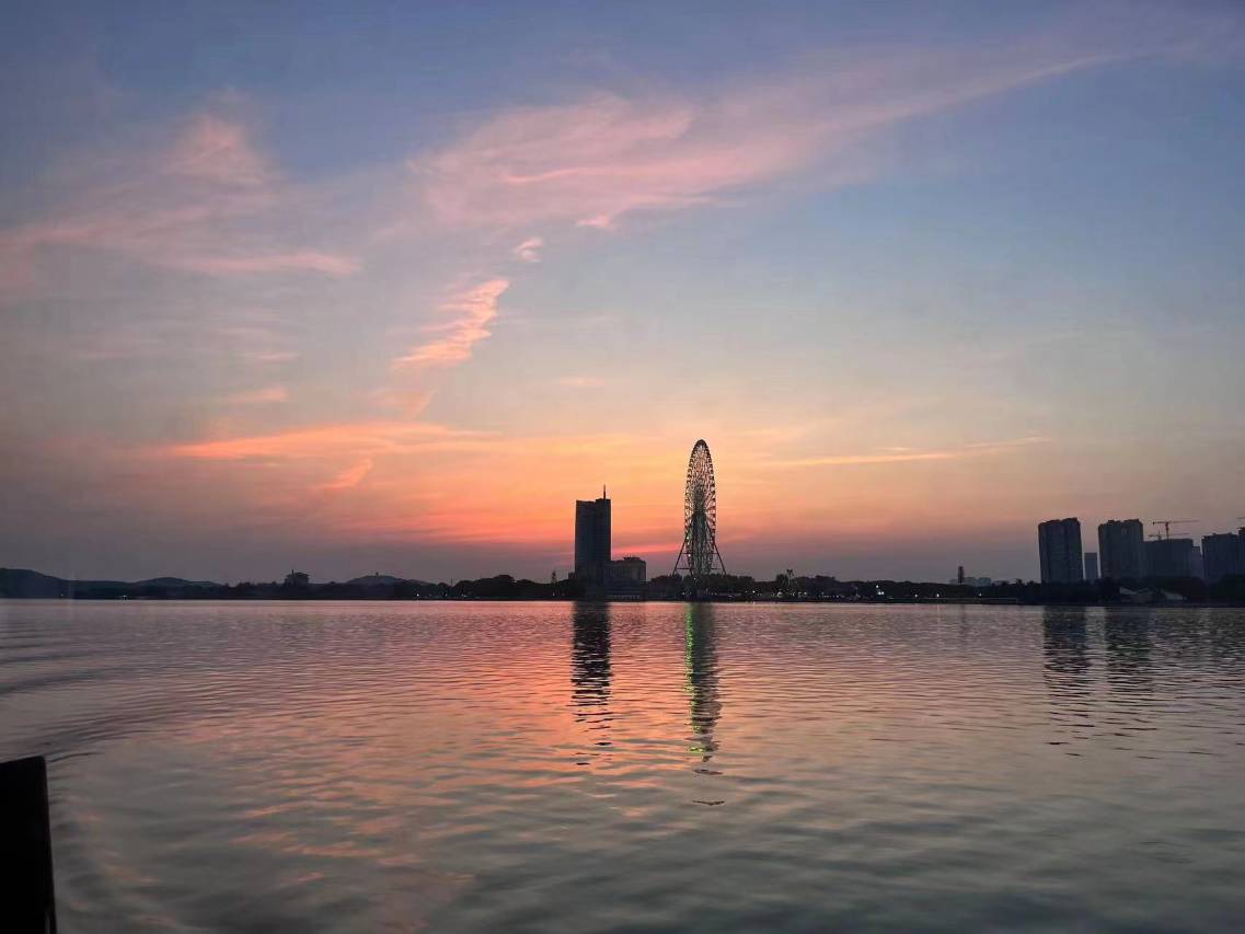 无锡君来湖滨饭店图片