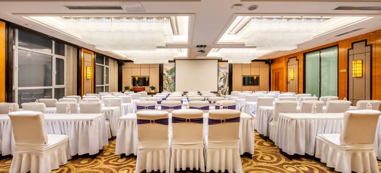 金玺国际酒店(皇家国际中心武威职业技术大学店)图片