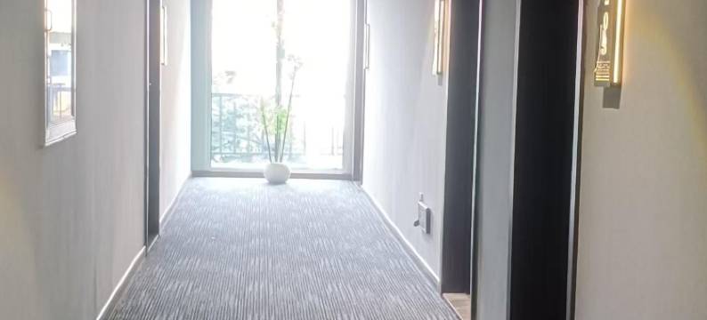 景洪曼弄枫凉都时尚酒店图片