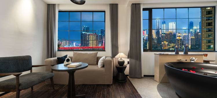 SFEEL设计师酒店(重庆南滨路下浩公交站店)图片