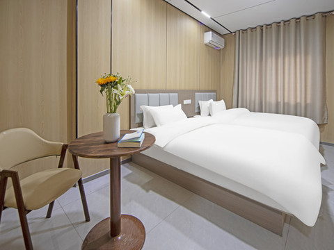 月畔云景商务酒店