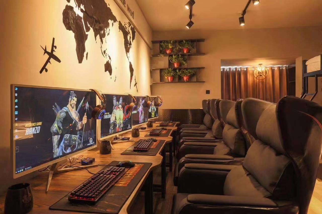 西安木与石电竞公寓