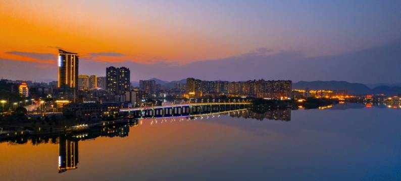 程枫智享美宿(佛山西站沙堤机场店)图片