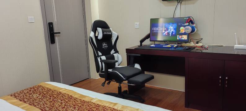 华宁网都电竞酒店图片