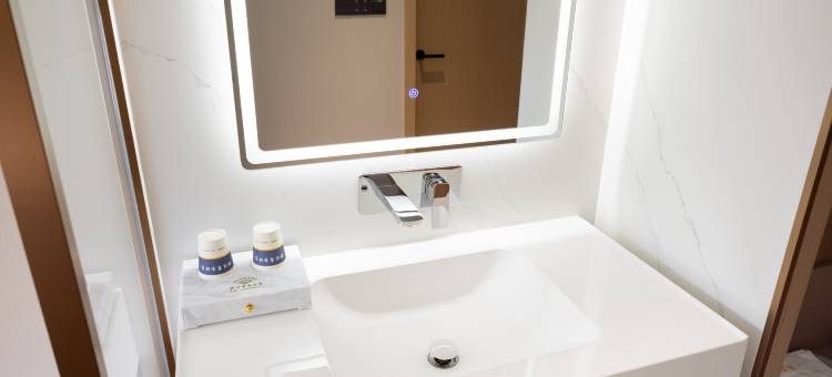 桥溪商务酒店(锦州北镇青岩寺店)图片