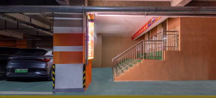 巴彦淖尔君逸皇冠大酒店图片