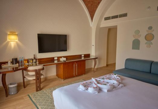 Diamond Beach by Pearl Resorts Hotel Overview