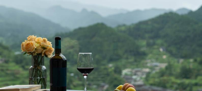 喜住觅境酒店(西江千户苗寨东引观景台店)图片