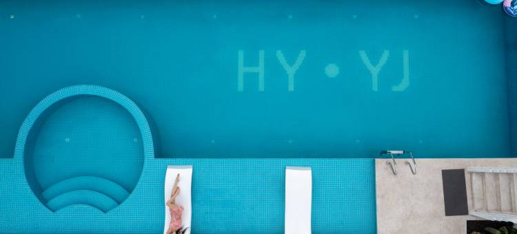 晖廷云居高空泳池度假酒店(西双版纳景洪告庄西双景星光夜市店)图片