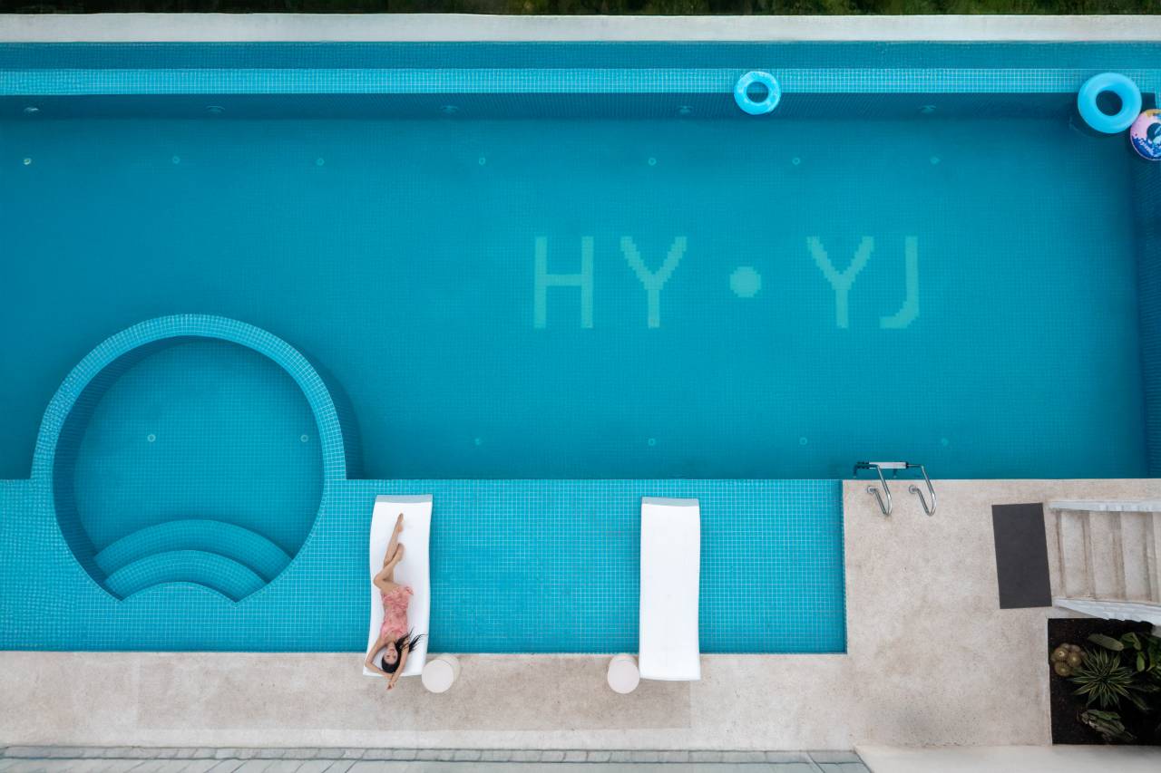 晖廷云居高空泳池度假酒店(西双版纳景洪告庄西双景星光夜市店)图片