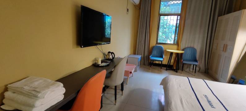 瑞丽尚域主题酒店图片