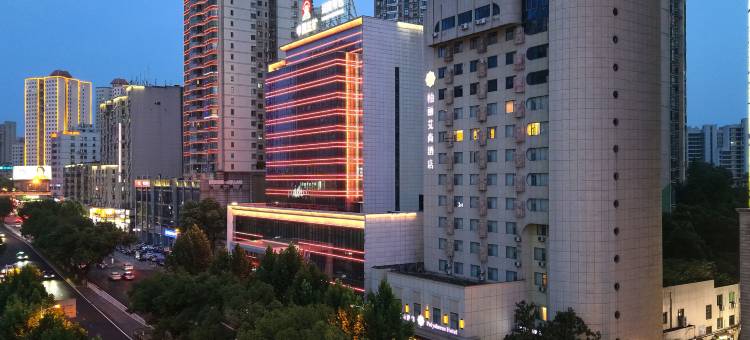 柏丽艾尚酒店(长沙贺龙体育馆侯家塘地铁站店)图片