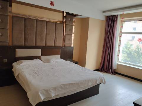 长岭一品商务宾馆(怡爽园店)