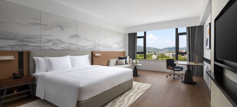 襄阳富春湖畔皇冠假日酒店图片