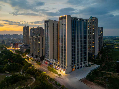 银池商务酒店(进贤县IM广场店)