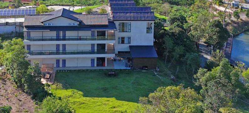 云上·安逸湖畔山景美宿图片