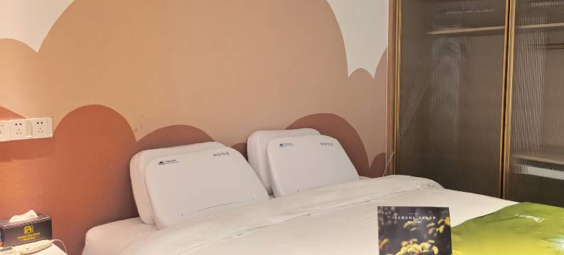 柏圣漫智慧服务公寓(中山石岐完美金鹰广场店)图片