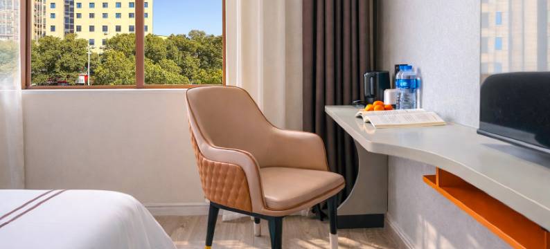 常山季朵酒店(中商广场店)图片