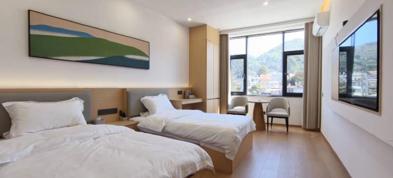 龙陵云曼酒店图片