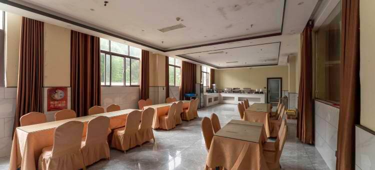 光刃电竞酒店(鹰潭余江火车站店)图片