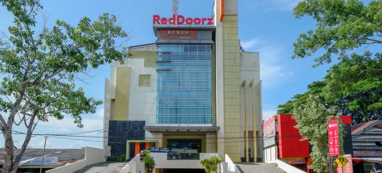红多兹Plus酒店-近肯达里大陆酒店(RedDoorz Plus near Hotel Benua Kendari)图片