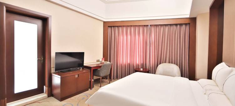 松原金鼎假日酒店(乌兰大街火车站店)图片