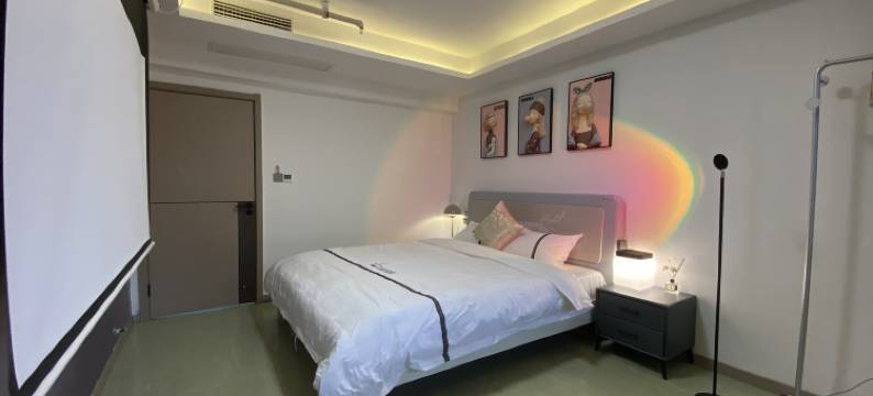 重庆轻轨穿楼我家民宿(贰厂文创园店)图片