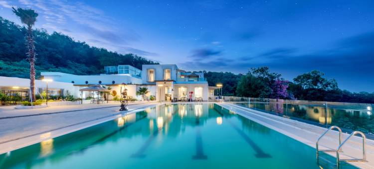 云躲一号私汤泳池院子图片