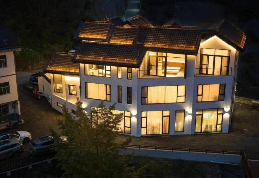 溪云·十间堂（神农架木鱼店）外景图