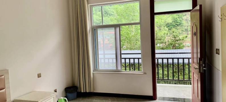 平顺穽底·挂壁居图片