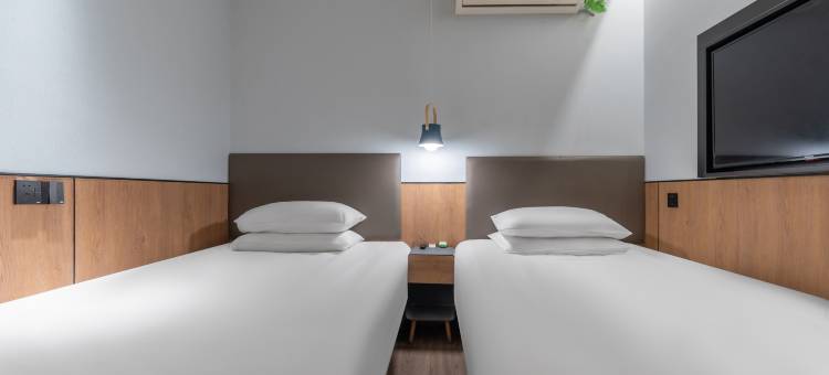 易佰酒店(上海同济大学赤峰路地铁站店)图片