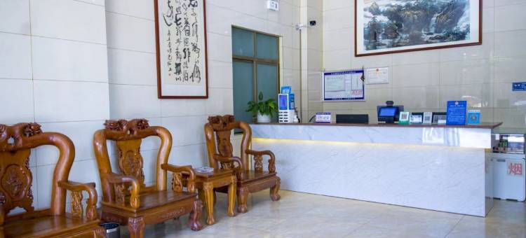 铭峰公寓(湛江东海岛东山镇店)图片