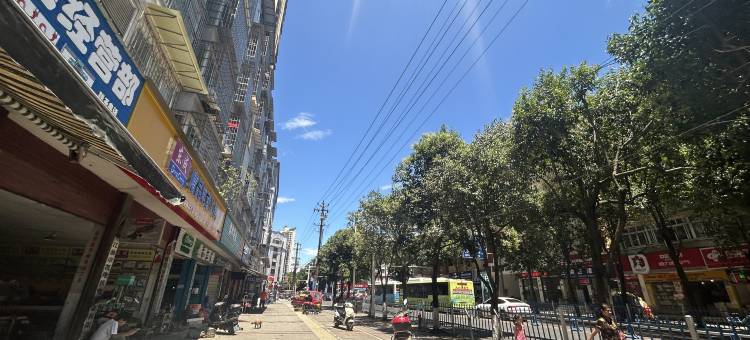 喆霆电竞酒店(江油高铁站市政府店)图片