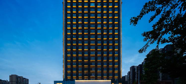 华兴米兰国际酒店(鲁山尧山大道店)图片