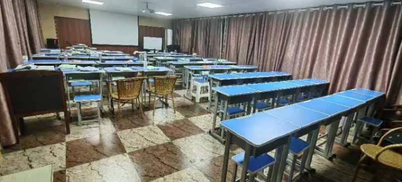 郑州爱立方酒店(经济贸易学院西校区店)图片