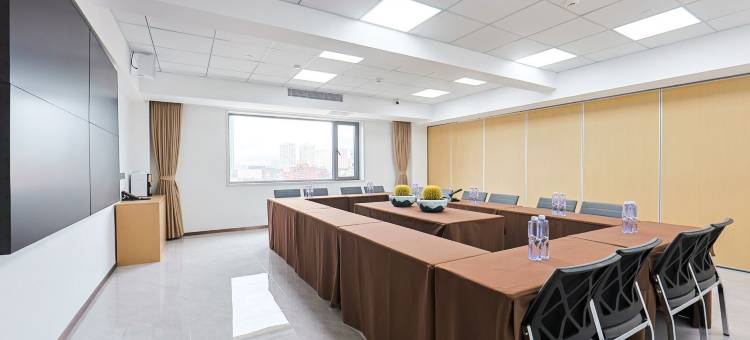 亿龙酒店(吉林火车站财富广场店)图片