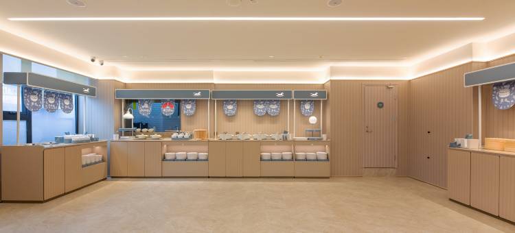 叶与晨电竞电影酒店(鹿泉动物园北国商城店)图片