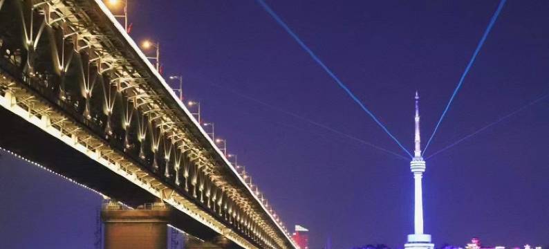 栖岸智能酒店(武汉循礼门地铁站江汉路步行街店)图片