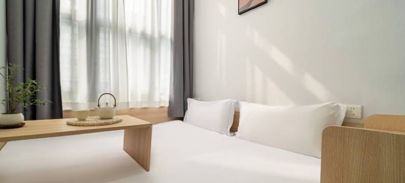 木方程创意酒店(滨江星光大道店)图片