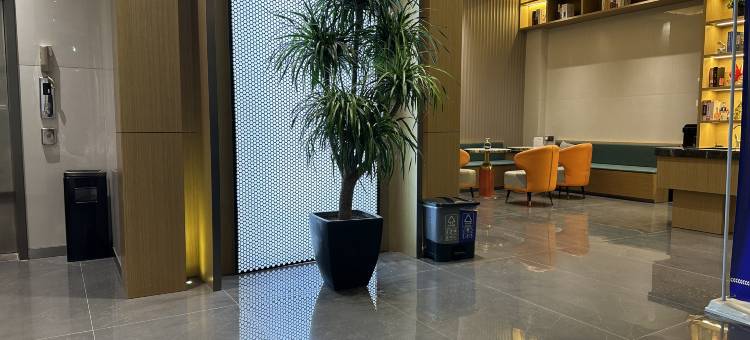 艺龙瑞云酒店(金华浦江廿亩山夜市店)图片