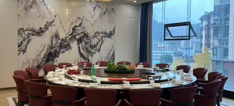 仪陇铭恒大酒店(仪陇高铁站店)图片
